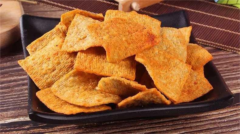 花椒鍋巴灌裝封口機(jī)：定制高效，為網(wǎng)紅零食生產(chǎn)加速
