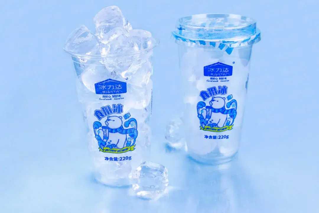 全自動杯裝食用冰塊灌裝封口機(jī)：清涼一夏，盡在掌握