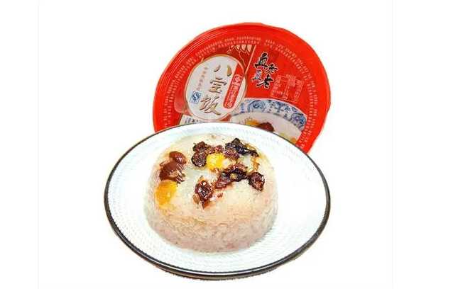 八寶飯專業(yè)包裝線：鎖住傳統(tǒng)美味，融合現(xiàn)代科技，開(kāi)啟美食新篇章！