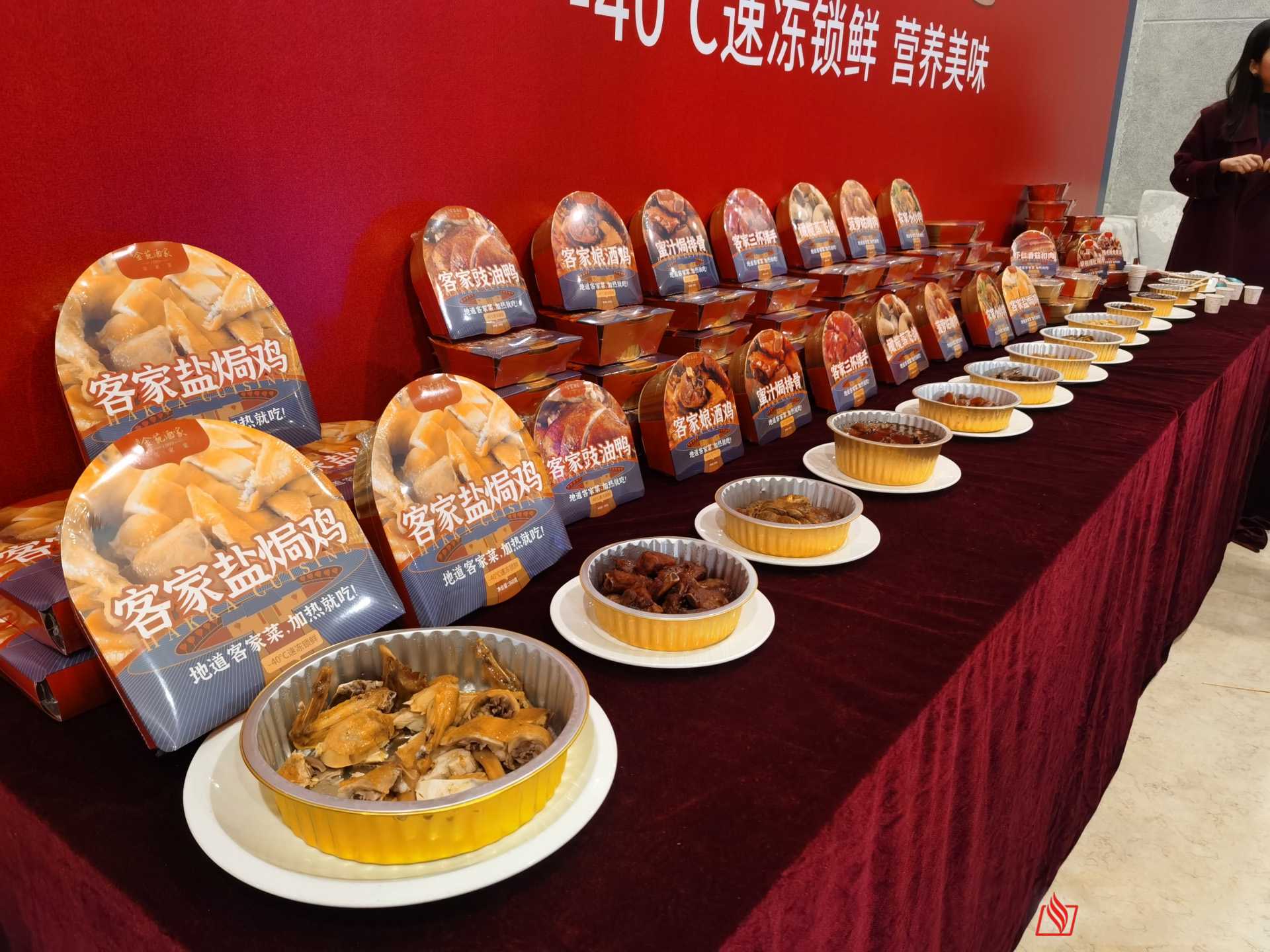 預(yù)制菜鎖鮮革命！一臺(tái) “會(huì)呼吸” 的包裝機(jī)如何讓料理包媲美現(xiàn)做？
